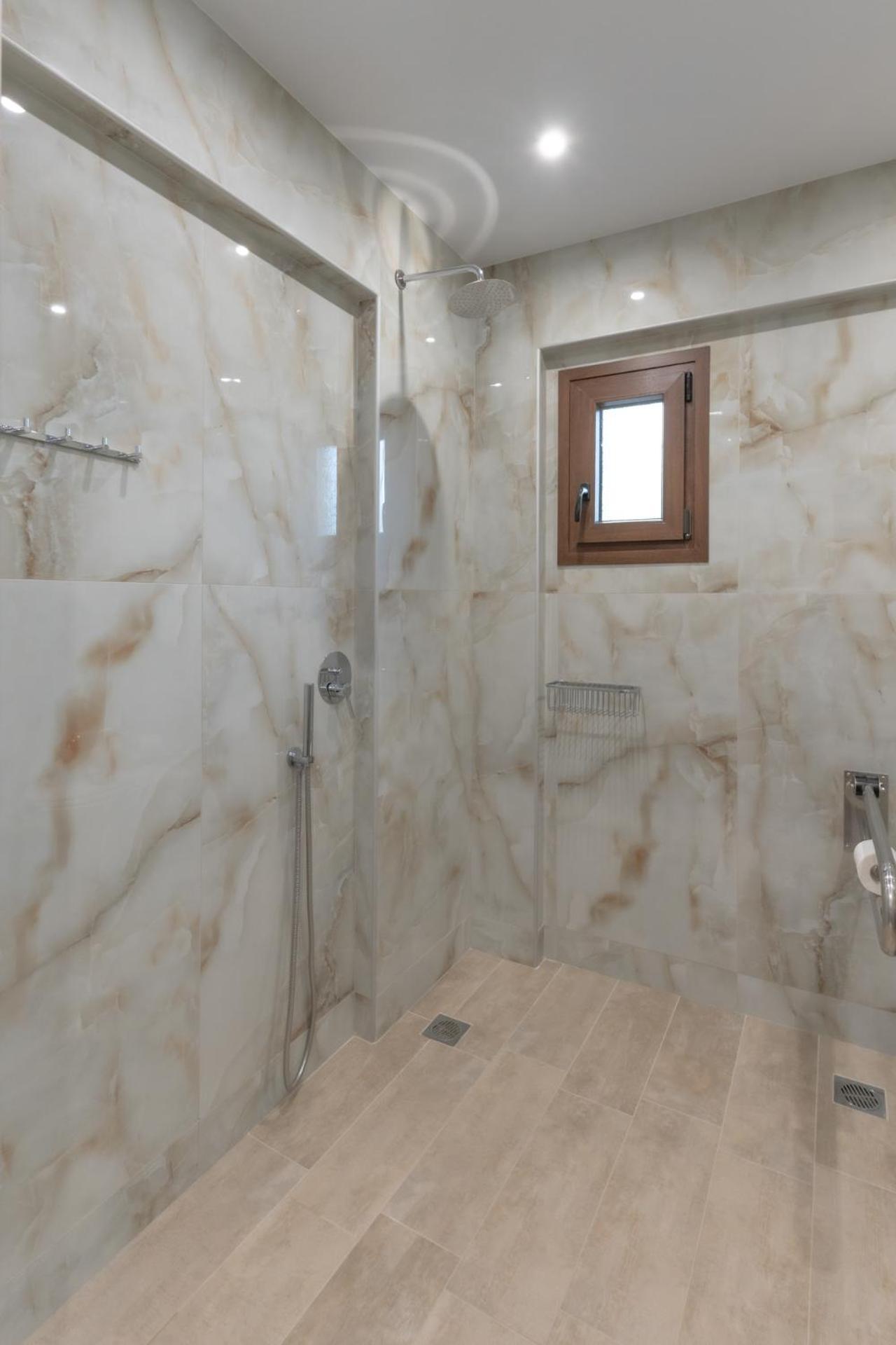 Sunshine Rooms And Suites Βρασνά Εξωτερικό φωτογραφία