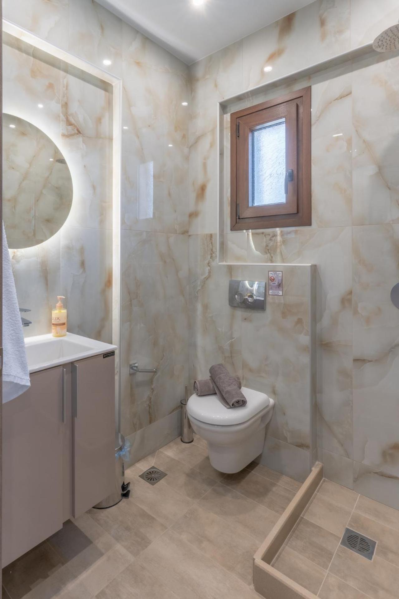 Sunshine Rooms And Suites Βρασνά Εξωτερικό φωτογραφία